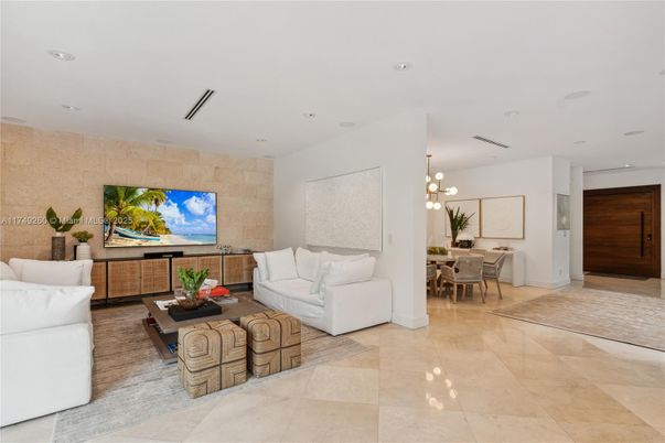 Chandelier, Dining room, Interior, Living room, Recessed Lighting