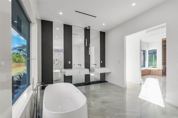 Bathroom, Dual Sink Vanities, Free Standing Baths, Interior, Recessed Lighting