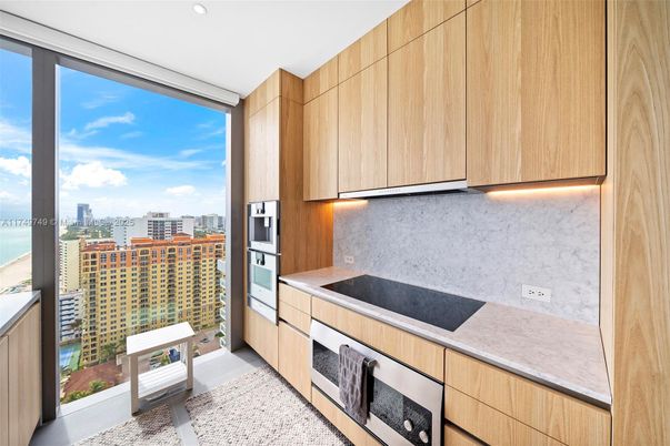 Interior, Kitchen, Recessed Lighting, Stainless Steel Appliances, Water