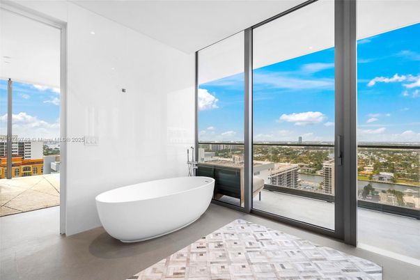 Bathroom, Free Standing Baths, Interior
