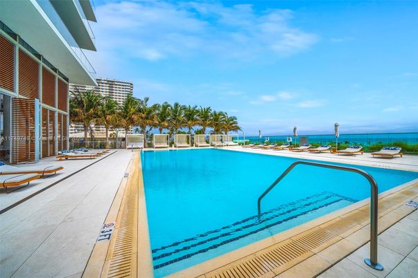 Exterior, Pool, Water