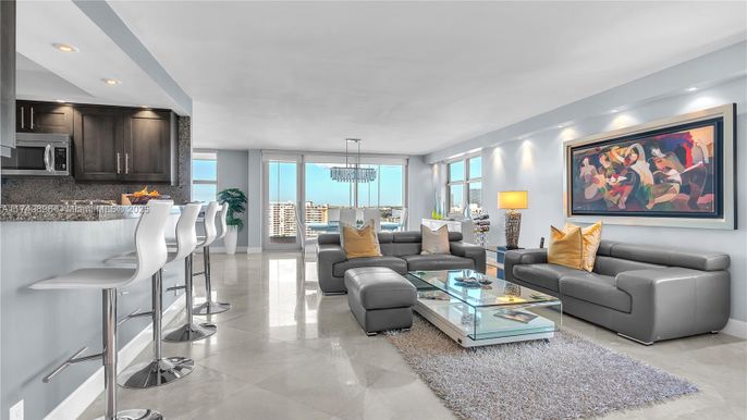 Dining room, Interior, Living room, Pendant Lights, Recessed Lighting