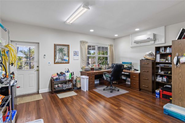 Home Office, Interior, Recessed Lighting, Wood Texture Flooring