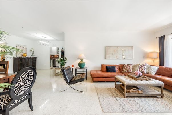 Chandelier, Interior, Living room