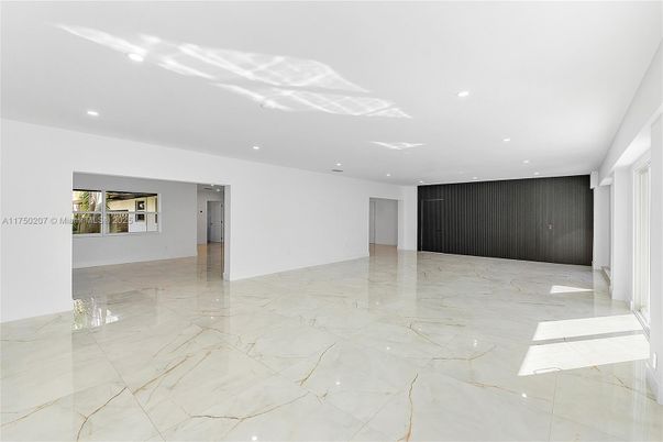 Empty room, Interior, Marble, Recessed Lighting