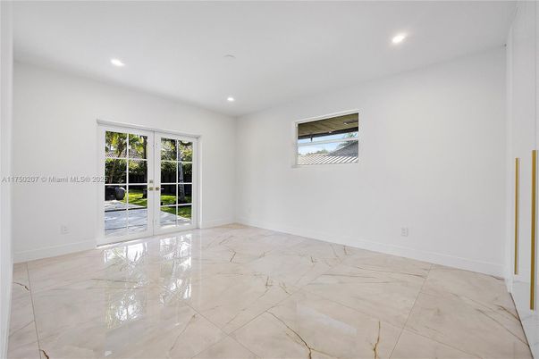 Empty room, Interior, Marble, Recessed Lighting