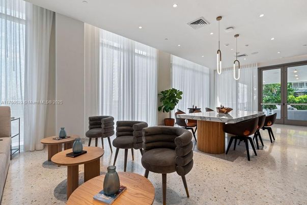 Dining room, Interior, Pendant Lights, Recessed Lighting