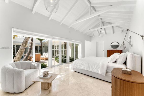 Bedroom, Interior, Pendant Lights