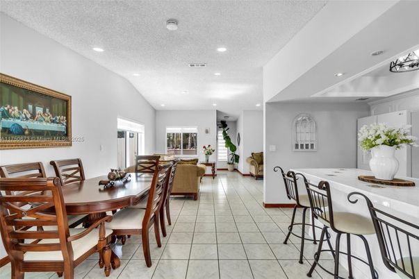 Dining room, Interior, Living room, Marble, Recessed Lighting