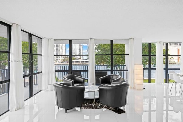 Interior, Living room, Water