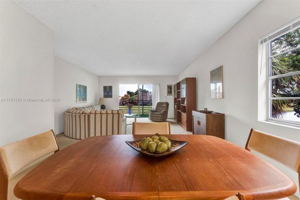 Dining room, Interior