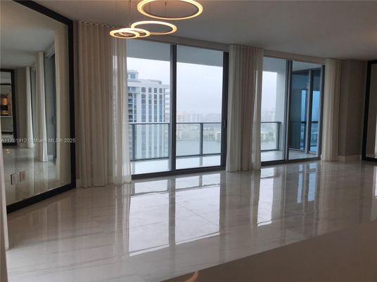 Empty room, Interior, Pendant Lights