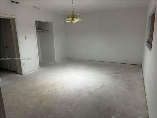 Empty room, Interior, Pendant Lights