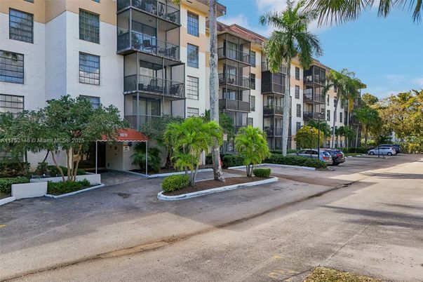Exterior, Facade, Condo Building