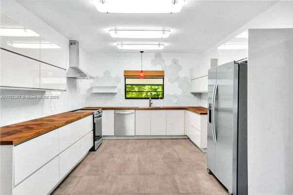 Interior, Kitchen, Stainless Steel Appliances, Wood Texture Flooring