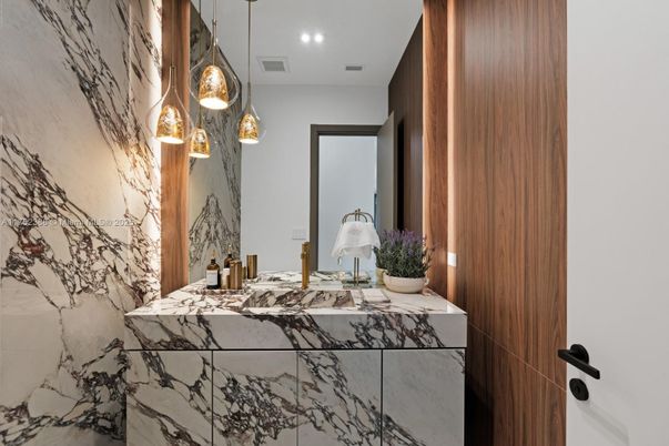 Bathroom, Interior, Pendant Lights, Recessed Lighting