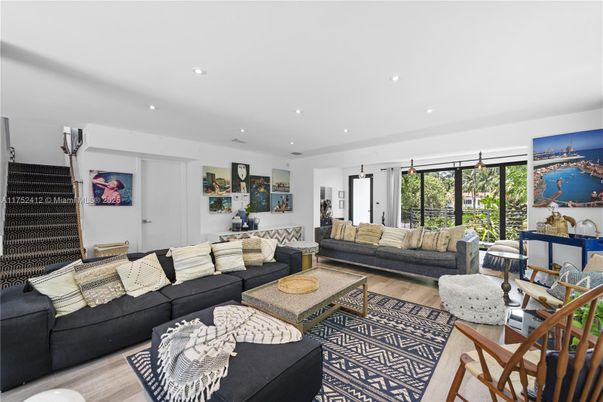 Interior, Living room, Pendant Lights, Recessed Lighting, Wood Texture Flooring