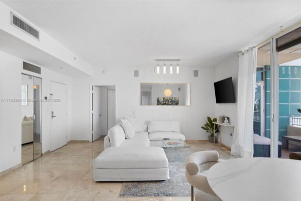 Dining room, Interior, Living room, Pendant Lights