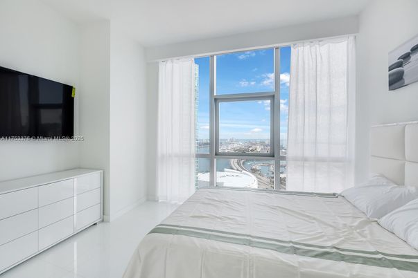 Bedroom, Interior, Water