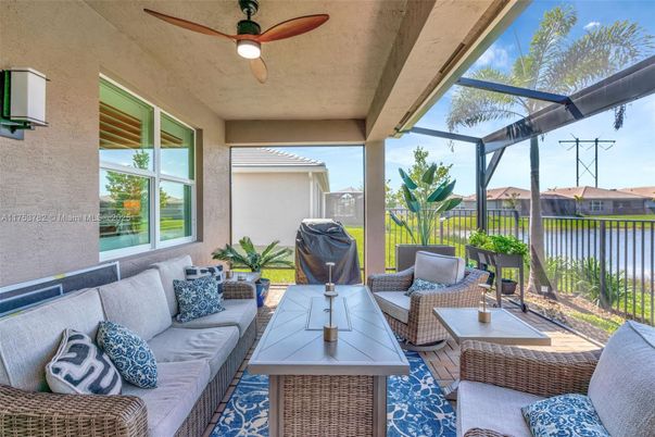 Interior, Living room, Sun Room, Water