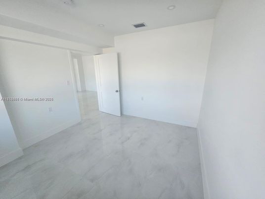 Empty room, Interior, Marble, Recessed Lighting
