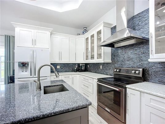 Interior, Kitchen, Stainless Steel Appliances