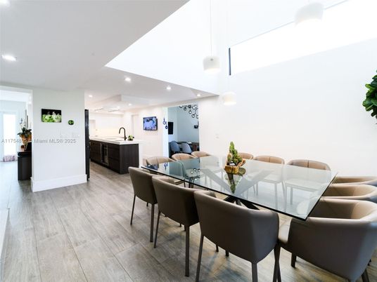 Dining room, Interior, Kitchen, Pendant Lights, Recessed Lighting, Wood Texture Flooring