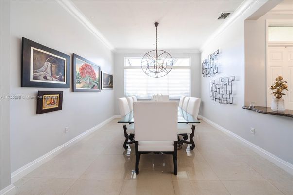 Chandelier, Dining room, Interior