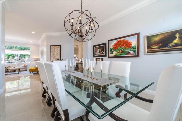 Chandelier, Dining room, Interior, Living room, Recessed Lighting