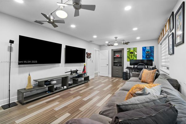 Home Office, Interior, Living room, Recessed Lighting, Wood Texture Flooring