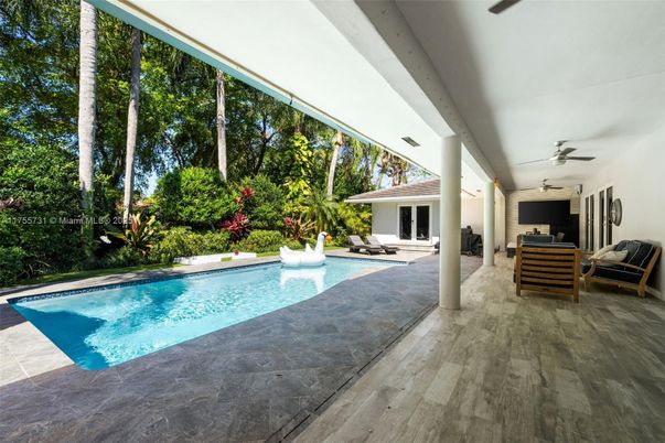 Exterior, Interior, Pool