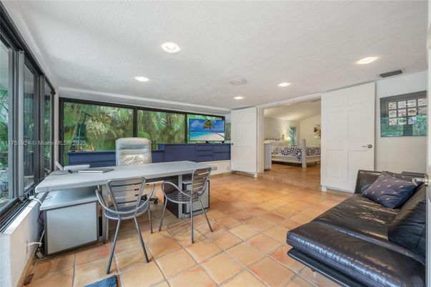 Dining room, Interior, Recessed Lighting