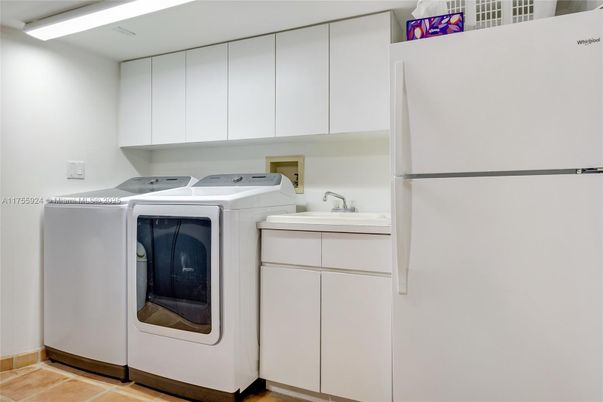 Interior, Washer