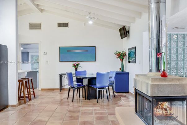 Dining room, Interior