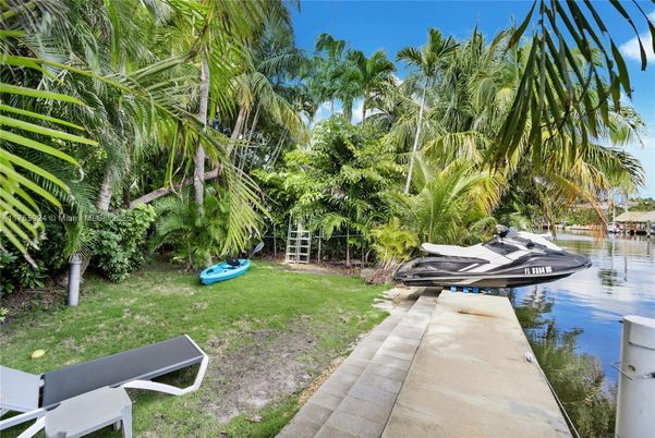 Backyard, Exterior, Lake