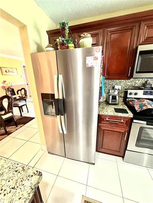 Dining room, Interior, Kitchen, Stainless Steel Appliances