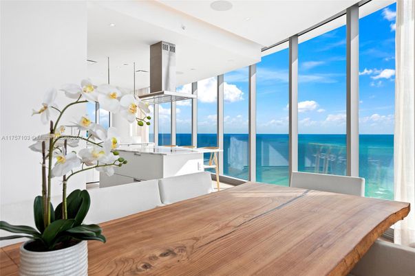 Dining room, Interior, Recessed Lighting, Water