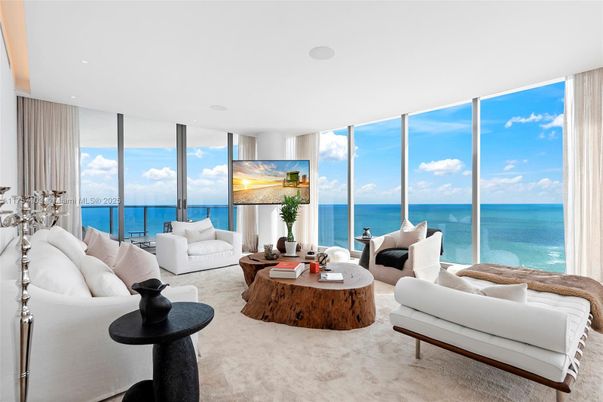 Interior, Living room, Recessed Lighting, Water