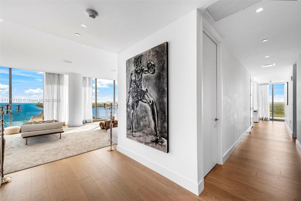 Interior, Recessed Lighting, Water, Wood Texture Flooring