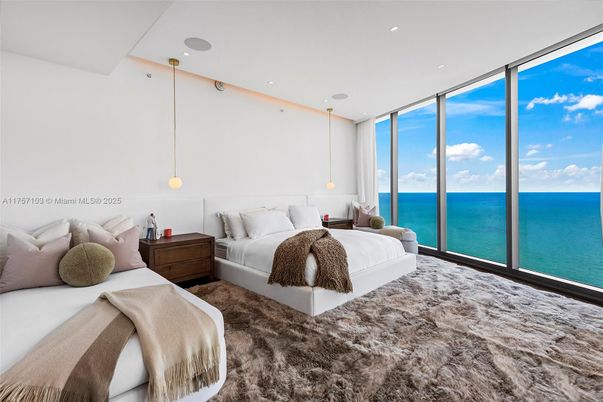 Bedroom, Interior, Pendant Lights, Recessed Lighting, Water