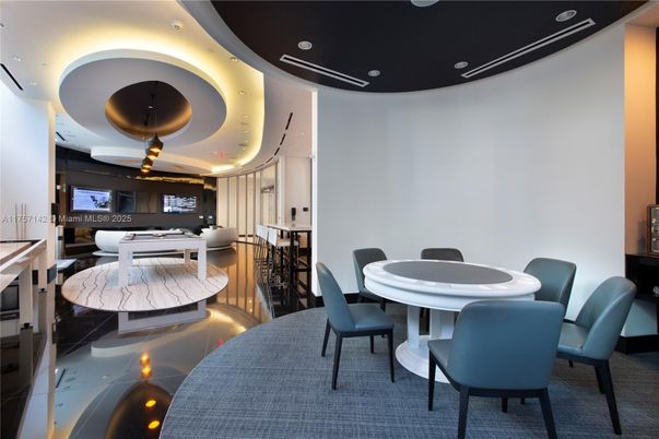 Dining room, Interior, Recessed Lighting