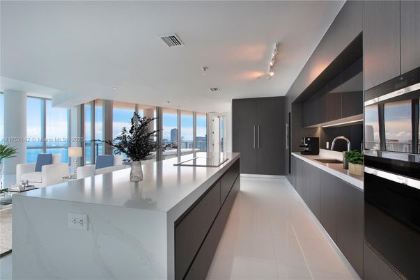 Dining room, Interior, Kitchen, Stainless Steel Appliances, Water