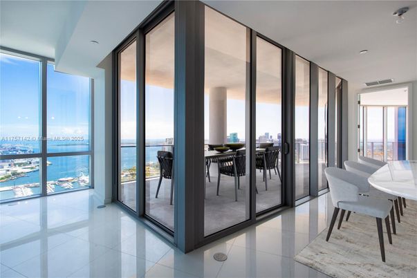 Dining room, Interior, Recessed Lighting, Water