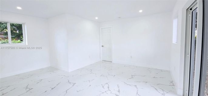 Empty room, Interior, Marble, Recessed Lighting