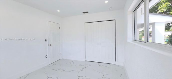 Empty room, Interior, Marble, Recessed Lighting