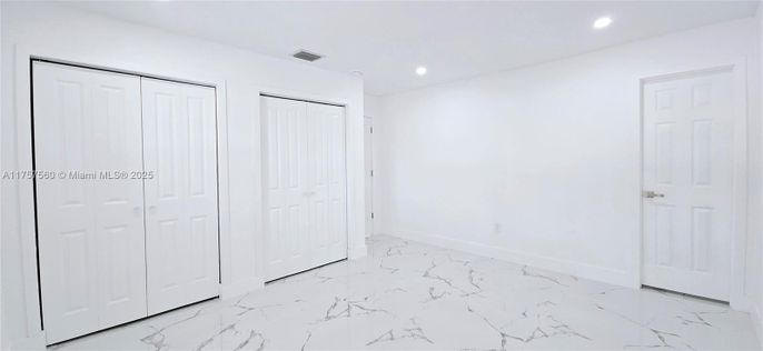 Empty room, Interior, Marble, Recessed Lighting
