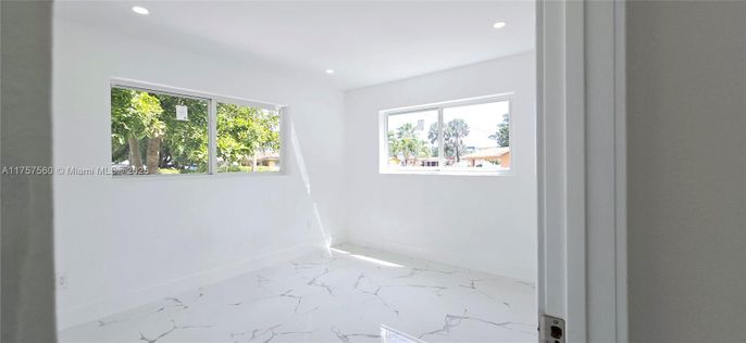 Empty room, Interior, Marble, Recessed Lighting
