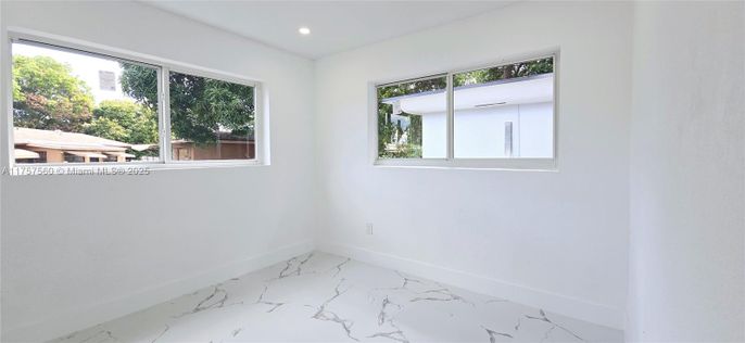 Empty room, Interior, Marble, Recessed Lighting