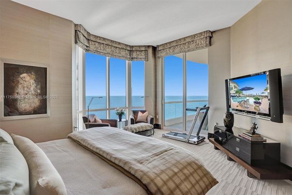 Bedroom, Interior, Water