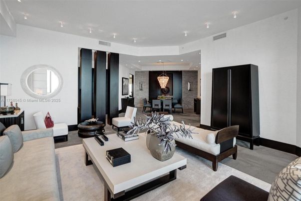 Dining room, Interior, Living room, Pendant Lights, Recessed Lighting